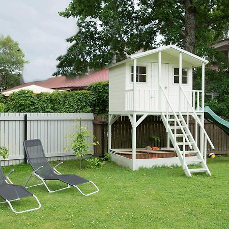 Cabin Guesthouse With Free Parking Pärnu Esterno foto