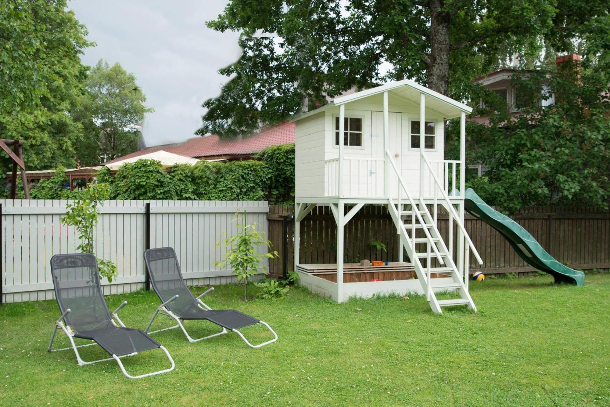 Cabin Guesthouse With Free Parking Pärnu Esterno foto
