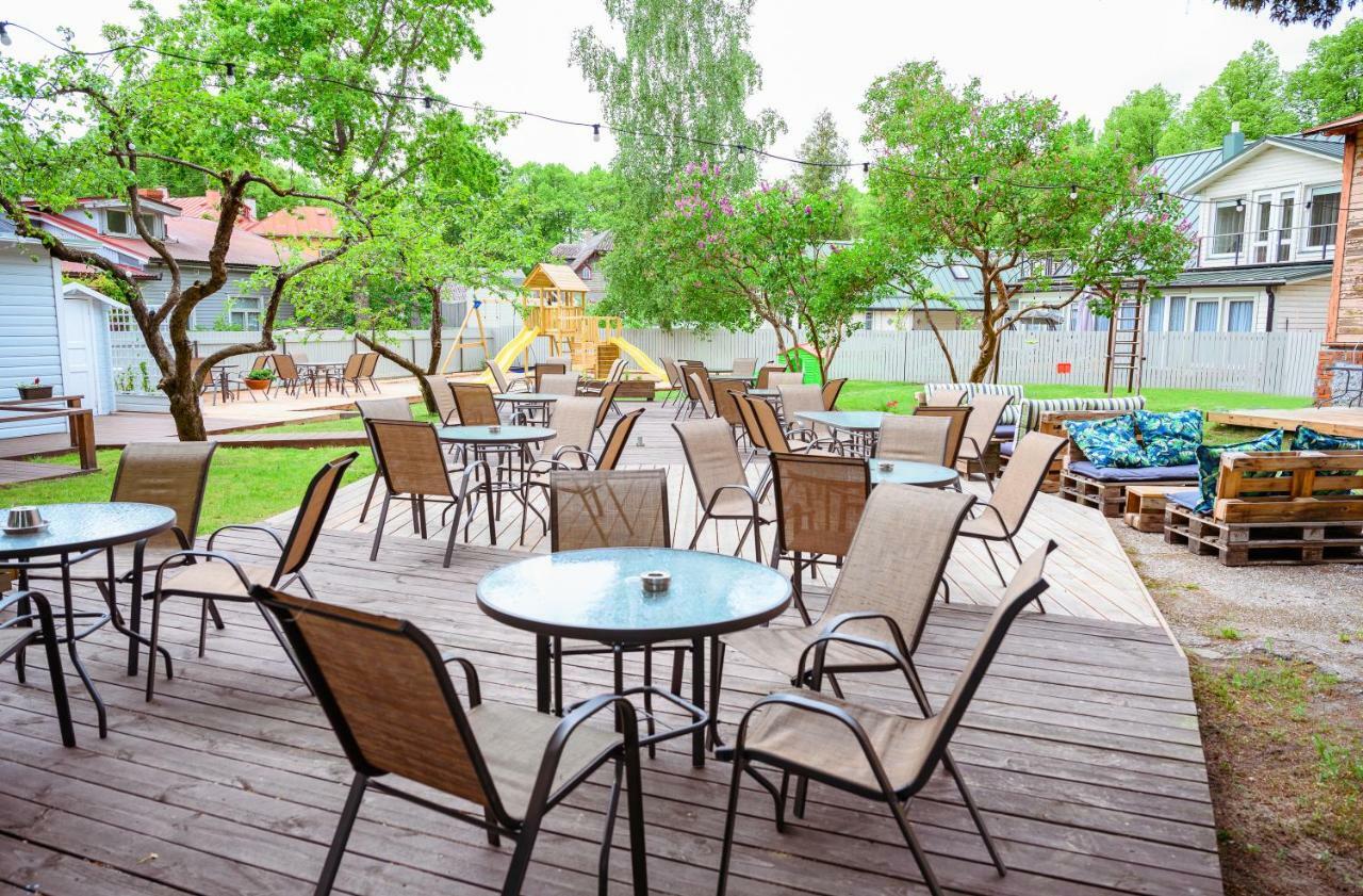 Cabin Guesthouse With Free Parking Pärnu Esterno foto